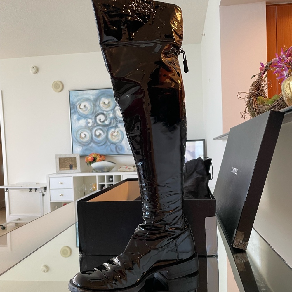 Black patent leather long Chanel boot. Size 37EU